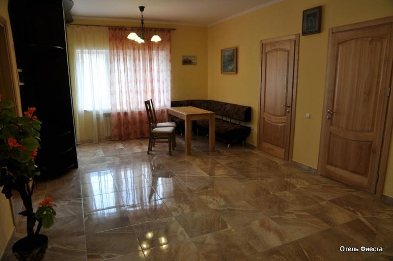 ホテル Fiesta Bilhorod-Dnistrovsʼkyy 部屋 写真