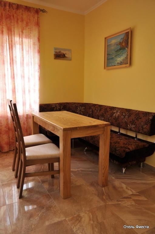 ホテル Fiesta Bilhorod-Dnistrovsʼkyy 部屋 写真